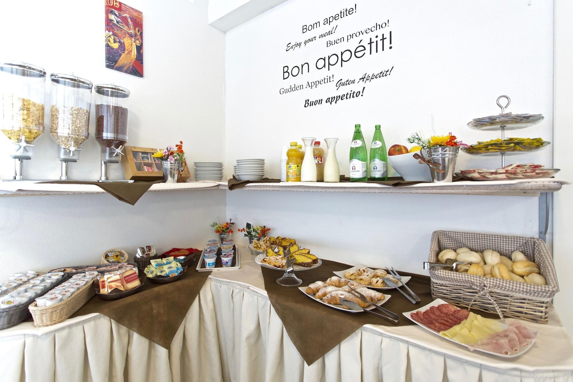 Hotel Sahib Cattolica Kültér fotó