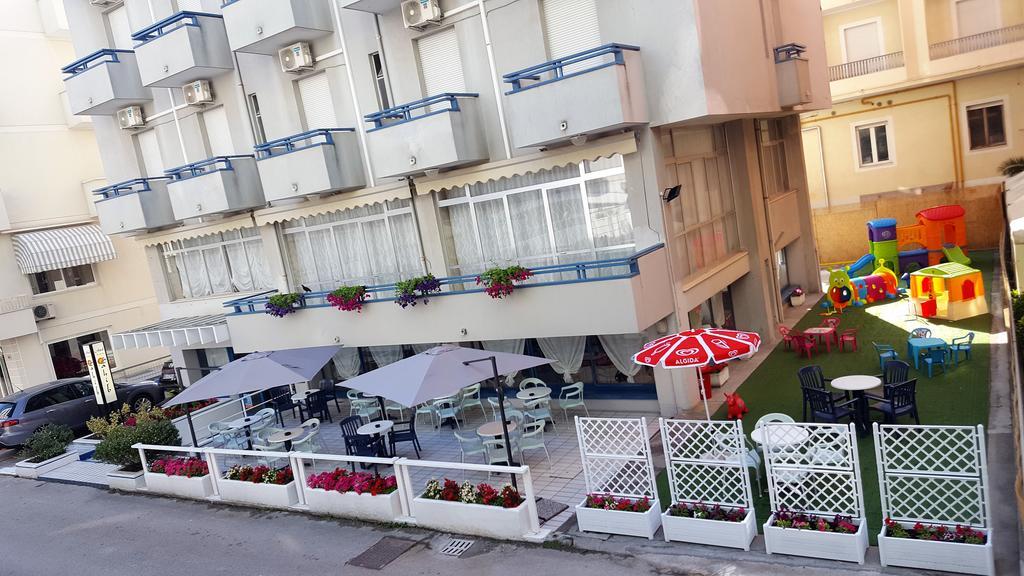 Hotel Sahib Cattolica Kültér fotó